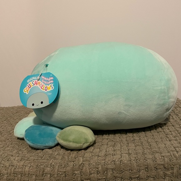 Olga & Jeanna Squishmallow Stackable - Picture 5 of 7